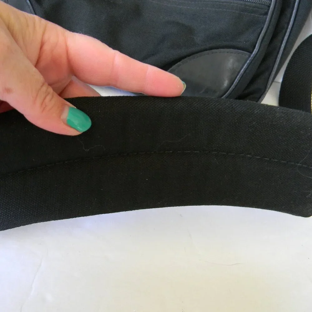LL Bean BLACK Messenger Laptop Commuter Shoulder Bag Padded Organizer Pocket